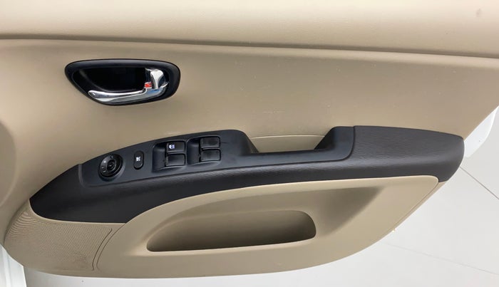 2012 Hyundai i10 SPORTZ 1.2 AT, Petrol, Automatic, 37,964 km, Driver Side Door Panels Control
