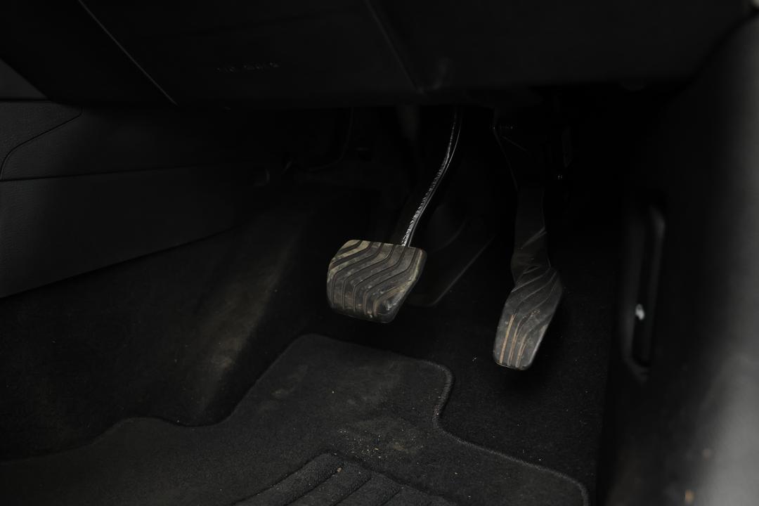 2023 Mitsubishi Outlander Ls 7 Seat (2WD), Automatic, 27934 km, Drivers Side Adjustment Panel