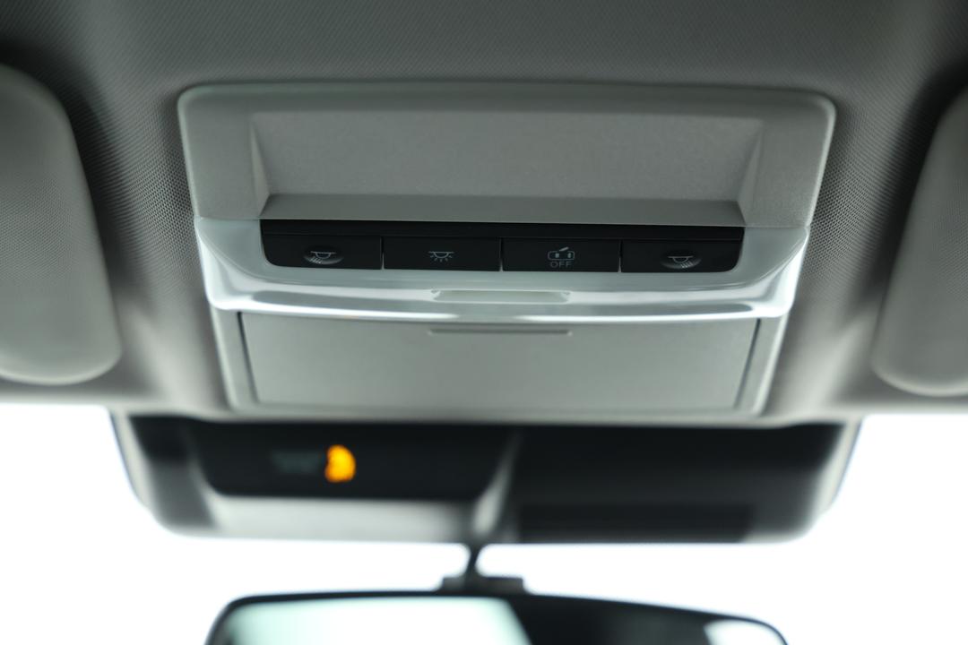 2023 Mitsubishi Outlander Ls 7 Seat (2WD), Automatic, 27934 km, Pedals and Footmat