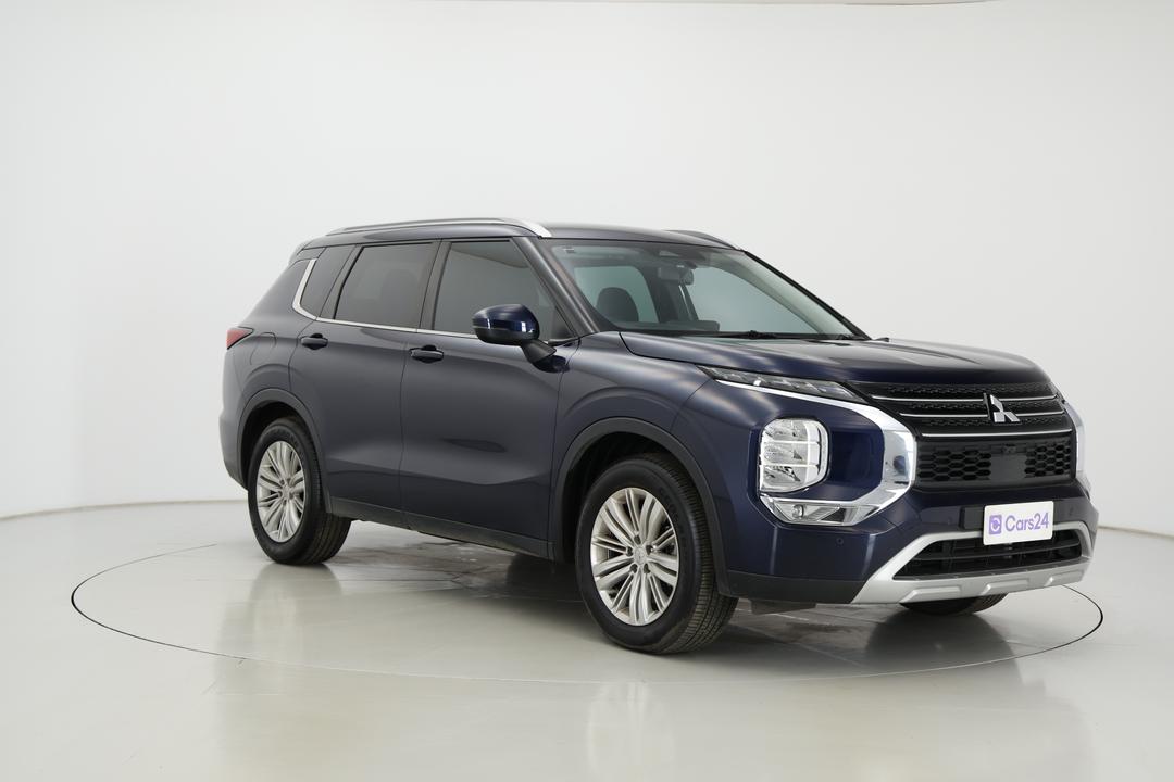 2023 Mitsubishi Outlander Ls 7 Seat (2WD), Automatic, 27934 km, Right Front Diagonal (45- Degree) View
