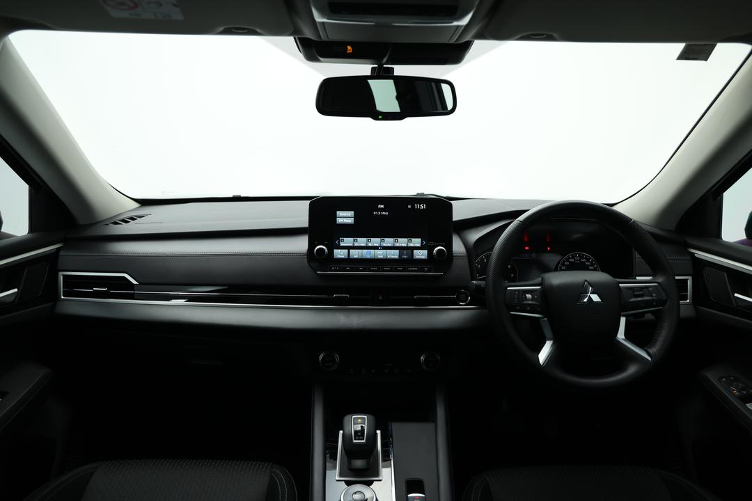 2023 Mitsubishi Outlander Ls 7 Seat (2WD), Automatic, 27934 km, Gear Lever 