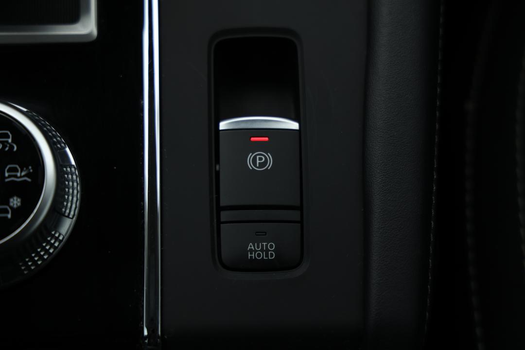 2023 Mitsubishi Outlander Ls 7 Seat (2WD), Automatic, 27934 km, Handbrake