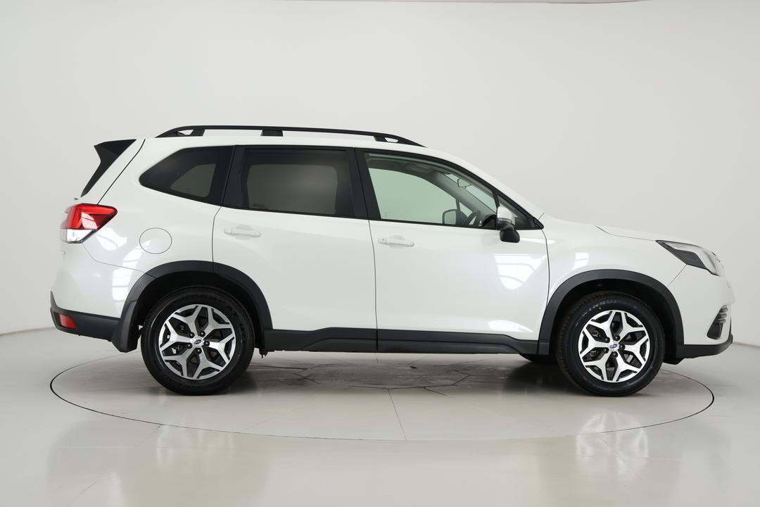 2024 Subaru Forester 2.5i (AWD), Automatic, 47985 km, Right Side View