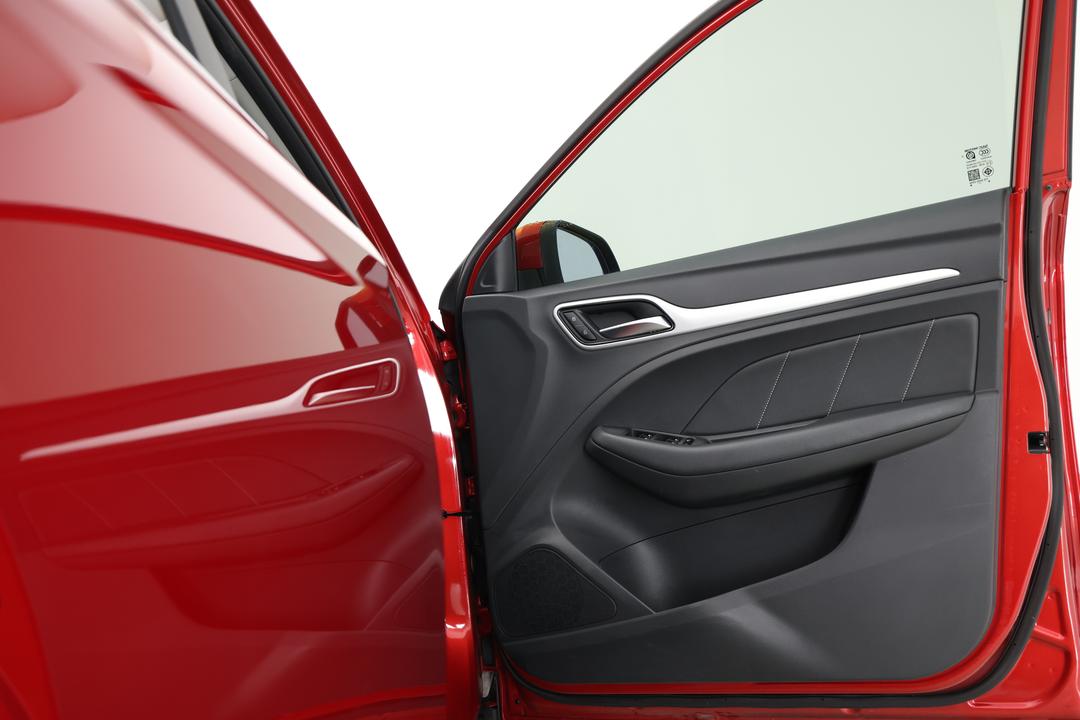 2023 MG ZS Excite, Automatic, 37439 km, Right Side Front Door Cabin View