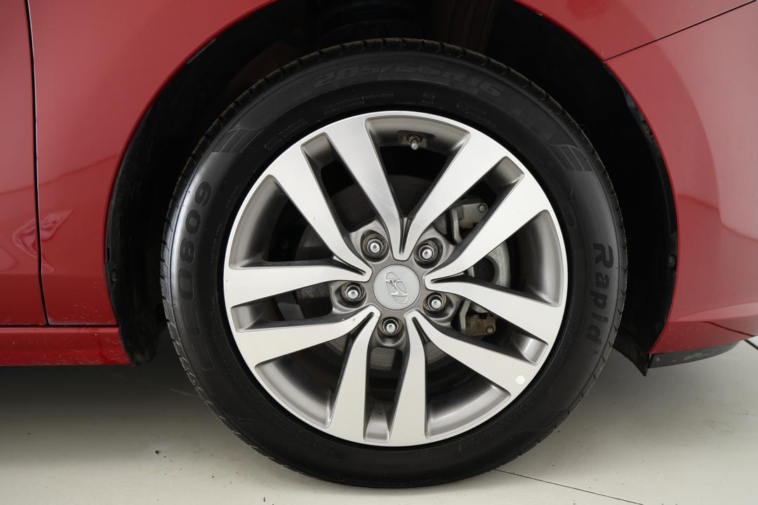 2018 Hyundai i30 Active, Automatic, 104997 km, Right Front Wheel