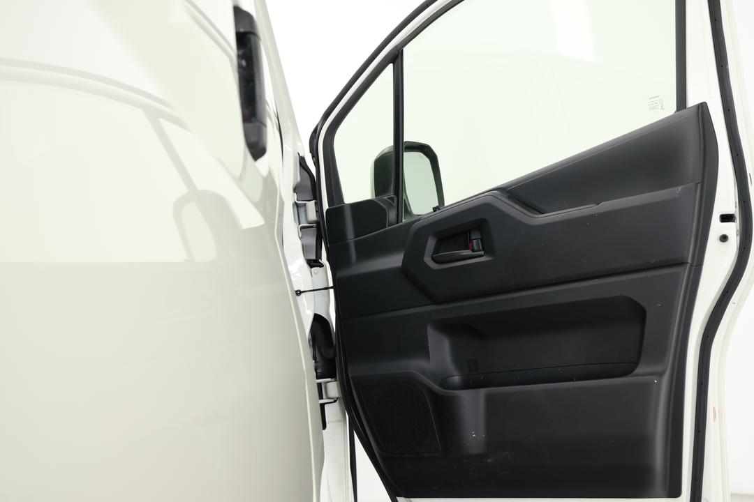 2022 Toyota Hiace Lwb, Automatic, 98735 km, Pedals and Footmat