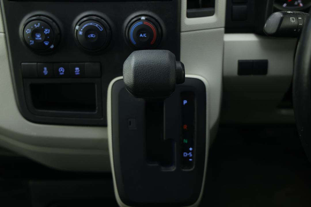 2022 Toyota Hiace Lwb, Automatic, 98735 km, Rear A/C Vent
