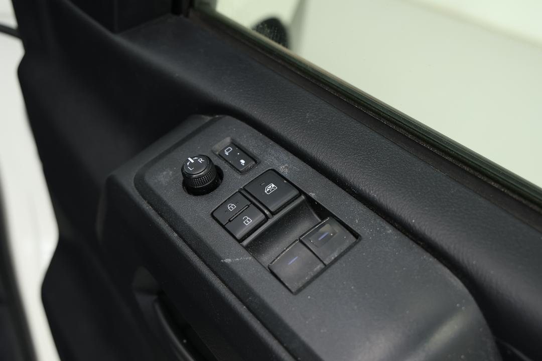 2022 Toyota Hiace Lwb, Automatic, 98735 km, Utility Switches/Buttons