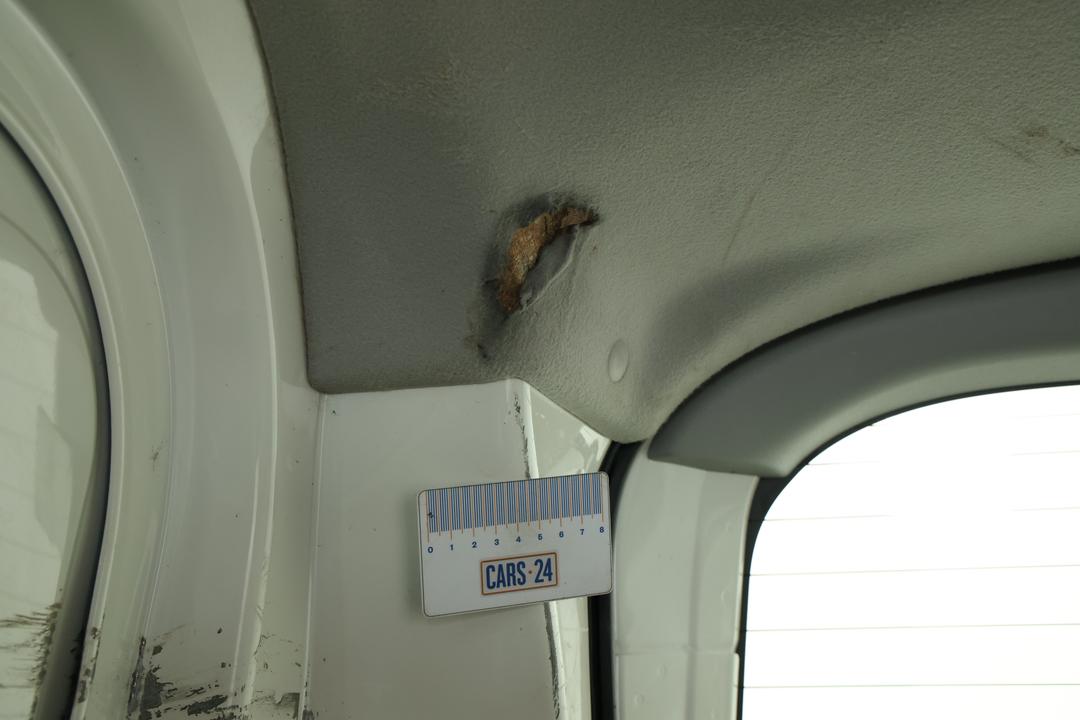 2022 Toyota Hiace Lwb, Automatic, 98735 km, Miscellaneous Interior Broken