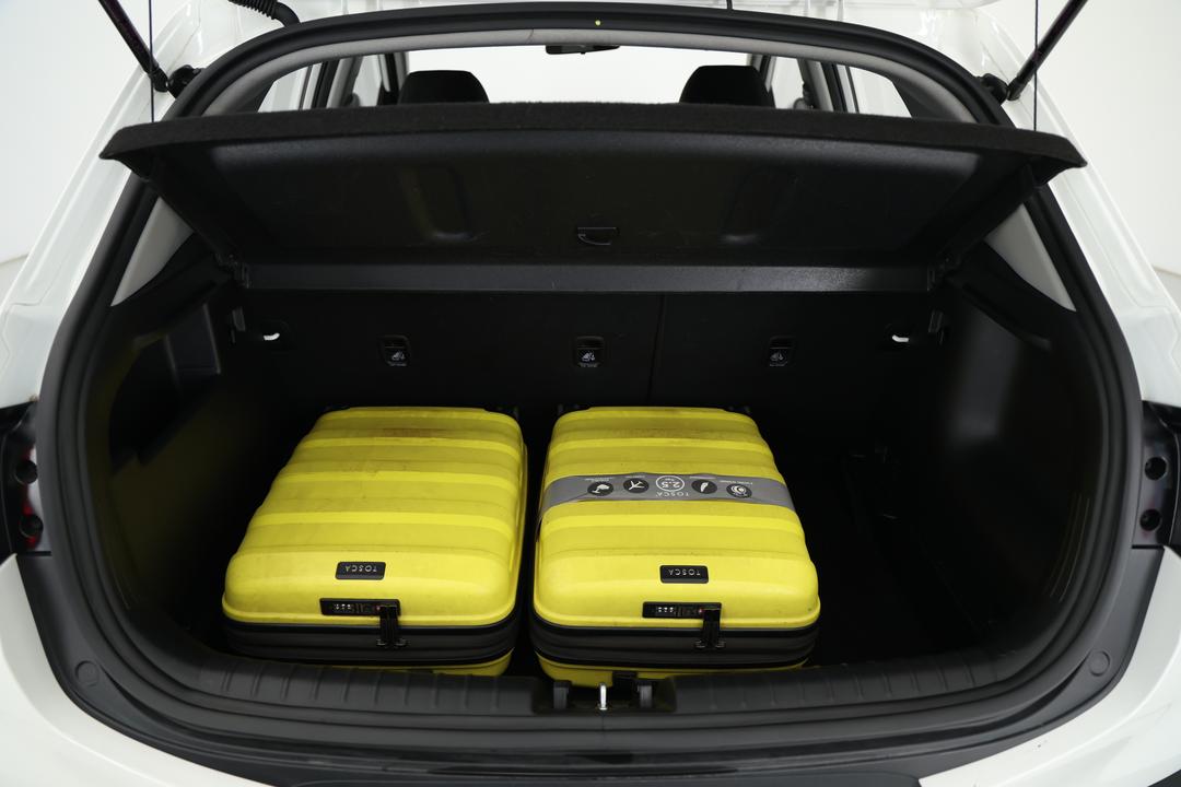 2024 Kia Stonic S, Automatic, 23143 km, Boot Inside View with Luggage