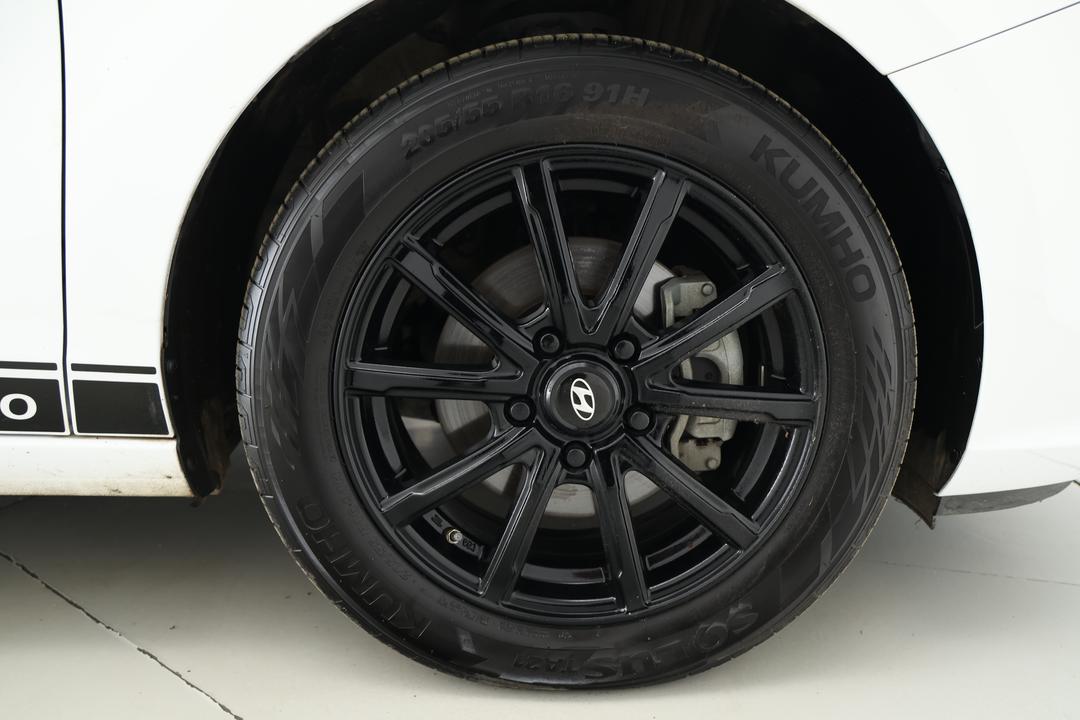 2019 Hyundai i30 Go, Automatic, 113383 km, Right Front Wheel