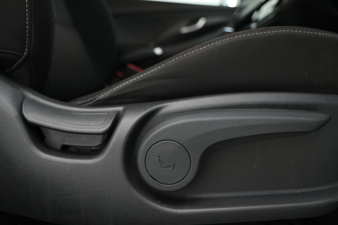 2019 Hyundai i30 Go, Automatic, 113383 km, Pedals and Footmat
