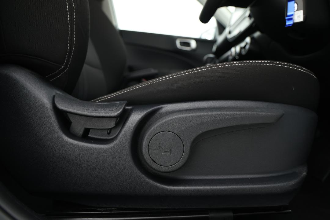 2025 Hyundai Venue Venue, Automatic, 27201 km, Pedals and Footmat