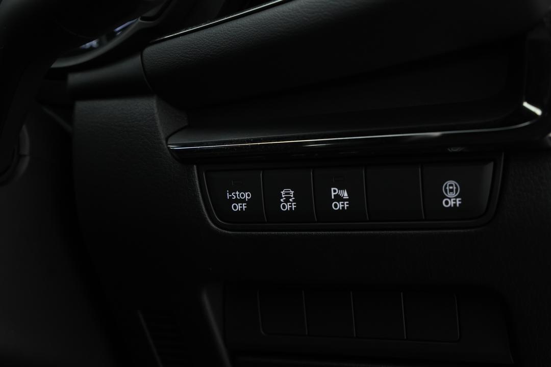 2022 Mazda 3 G20 Evolve, Automatic, 42595 km, Drivers Side Adjustment Panel