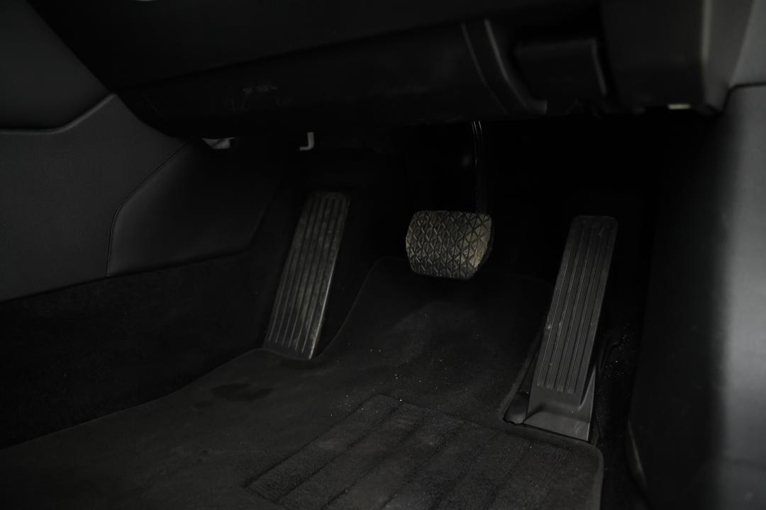 2022 Mazda 3 G20 Evolve, Automatic, 42595 km, Utility Switches/Buttons