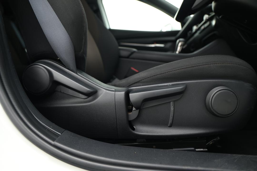 2022 Mazda 3 G20 Evolve, Automatic, 42595 km, Right Side Front Door Cabin View
