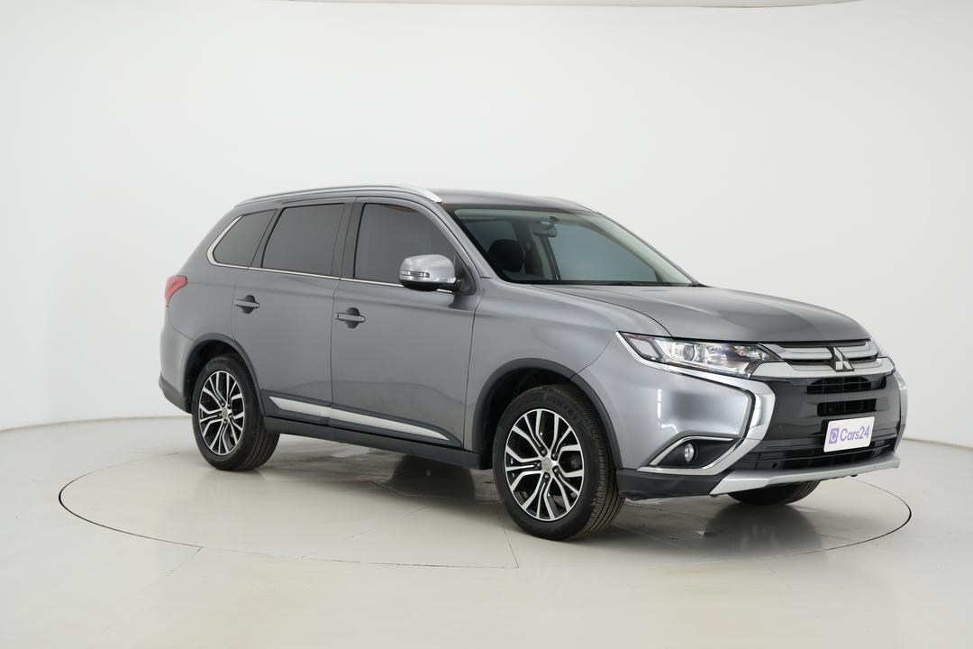 2017 Mitsubishi Outlander Ls Safety Pack (4x2), Automatic, 66075 km, Right Front Diagonal (45- Degree) View