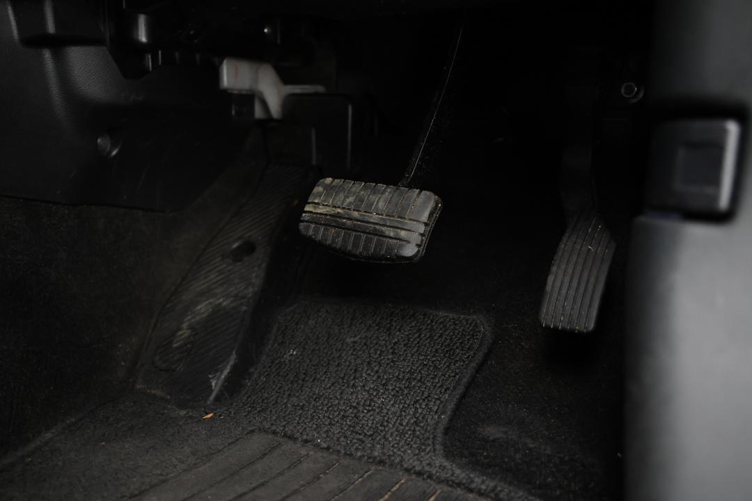 2017 Mitsubishi Outlander Ls Safety Pack (4x2), Automatic, 66075 km, Pedals and Footmat