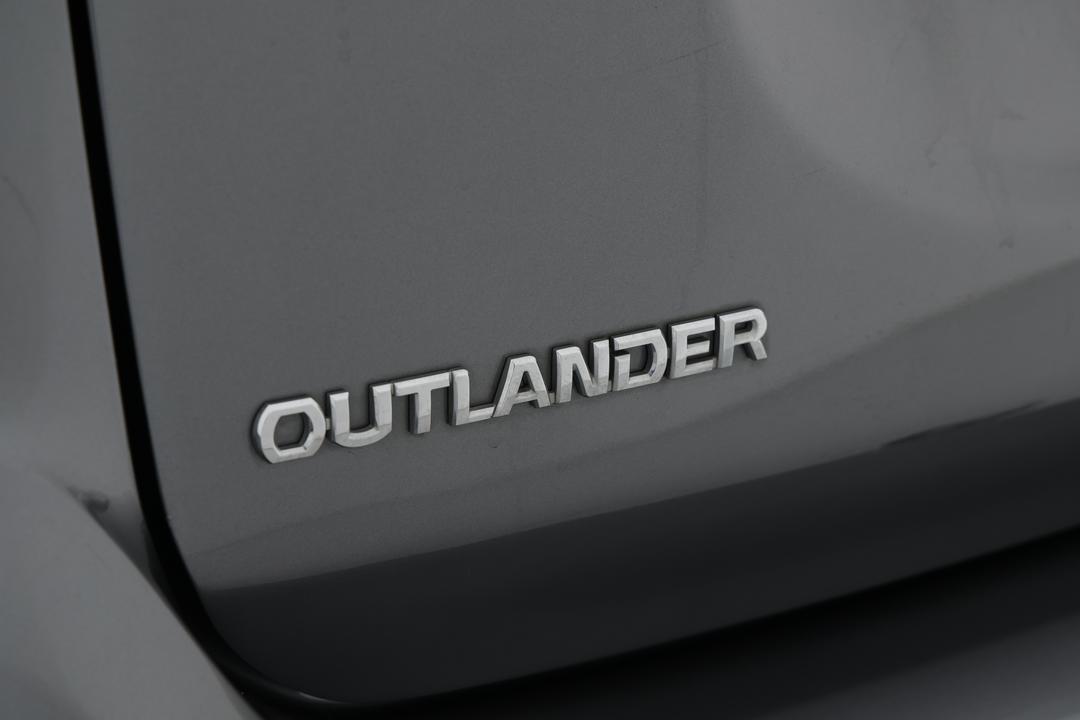 2017 Mitsubishi Outlander Ls Safety Pack (4x2), Automatic, 66075 km, Badge (Boot Left Side)