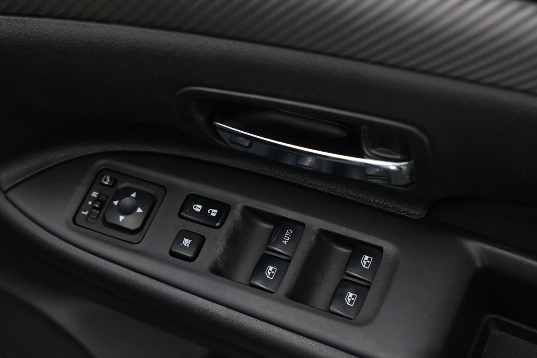 2017 Mitsubishi Outlander Ls Safety Pack (4x2), Automatic, 66075 km, Drivers Side Door Panel Controls