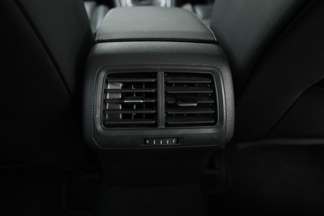 2019 Volkswagen Golf 110 Tsi Highline, Automatic, 67100 km, Rear A/C Vent