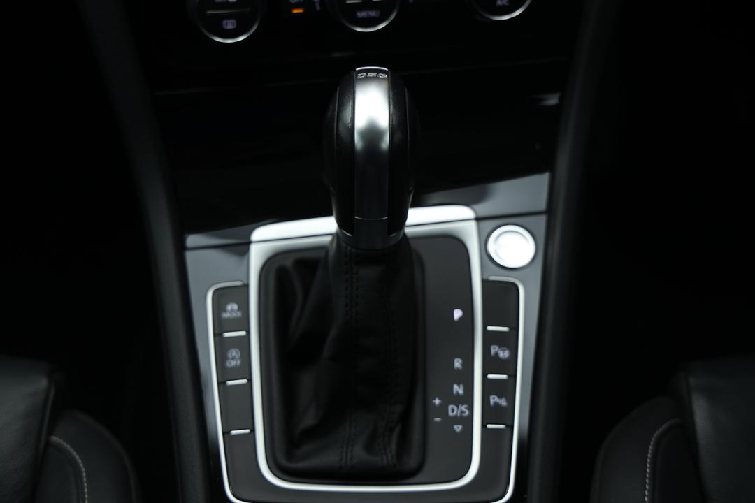 2019 Volkswagen Golf 110 Tsi Highline, Automatic, 67100 km, Gear Lever 