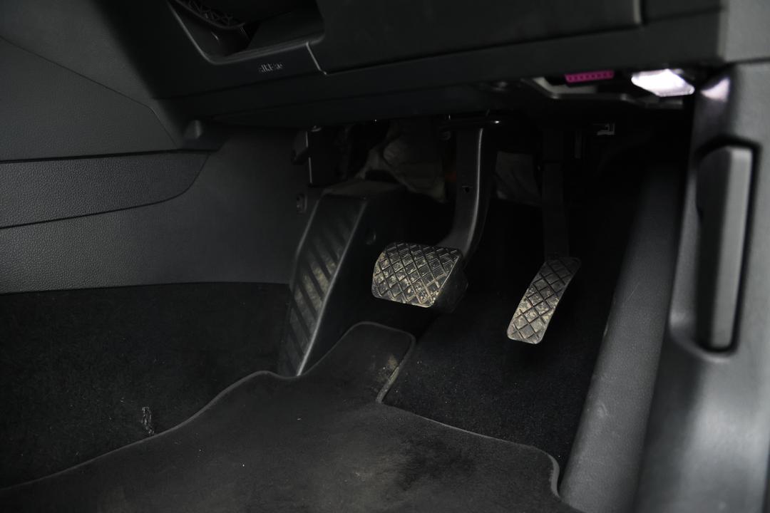2019 Volkswagen Golf 110 Tsi Highline, Automatic, 67100 km, Drivers Side Adjustment Panel