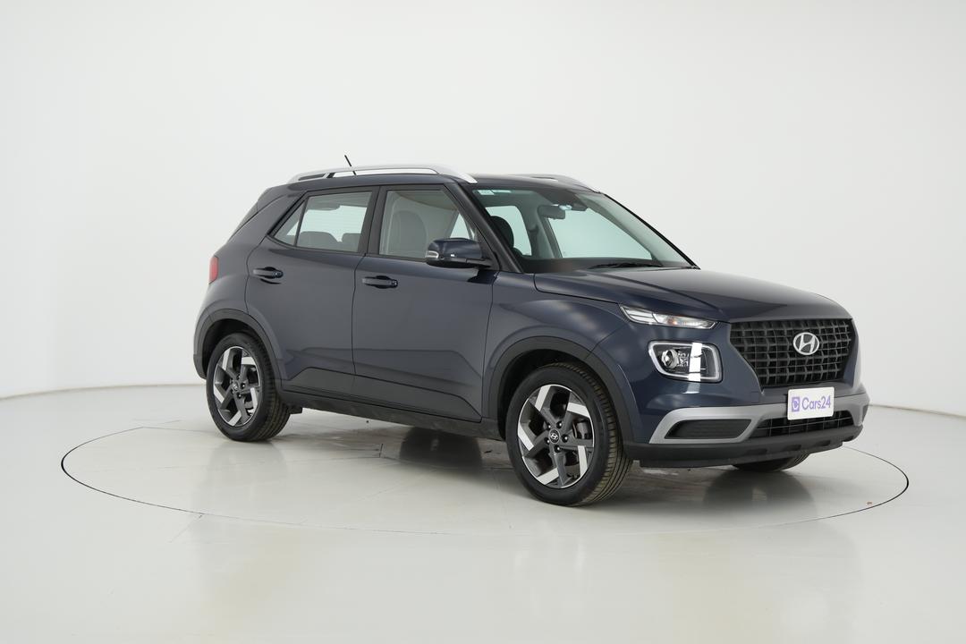 2024 Hyundai Venue Active, Automatic, 16534 km, Right Front Diagonal (45- Degree) View