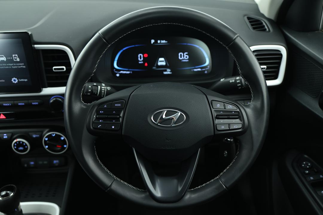2024 Hyundai Venue Active, Automatic, 16534 km, Steering Wheel Close-up