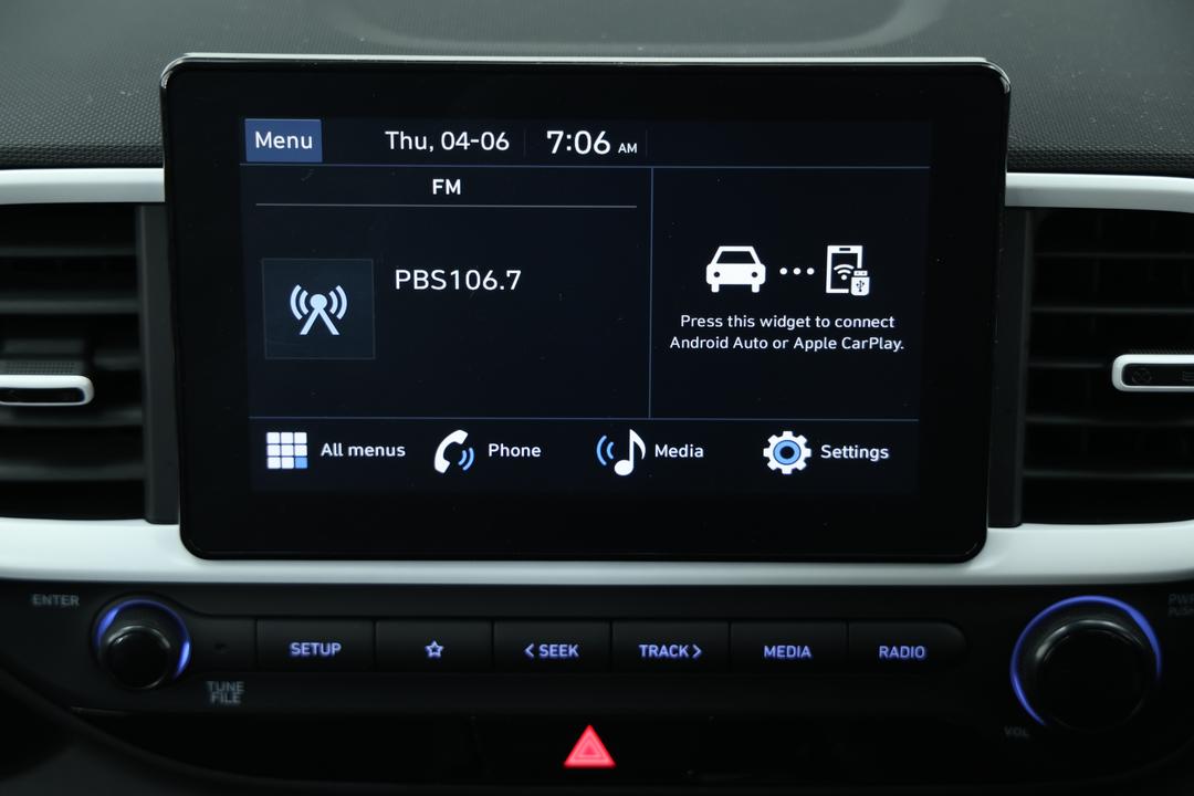 2024 Hyundai Venue Active, Automatic, 16534 km, Infotainment System