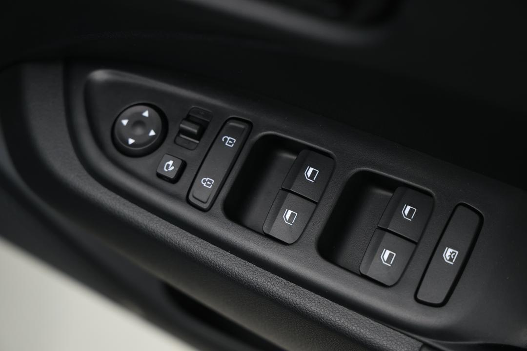 2024 Hyundai Venue Active, Automatic, 16534 km, Speaker View