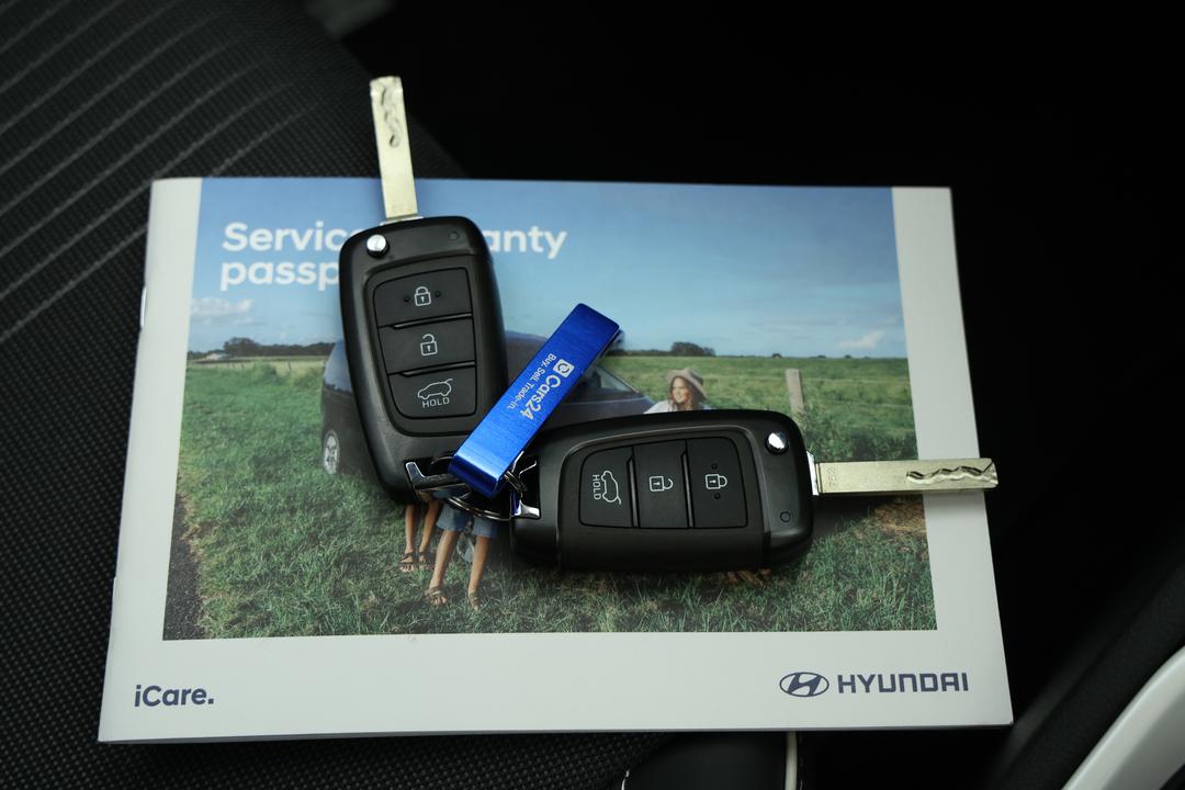 2024 Hyundai Venue Active, Automatic, 16534 km, Odometer View