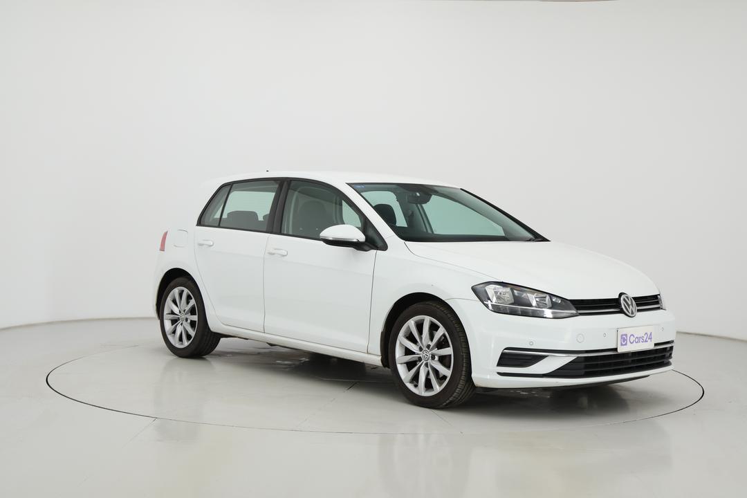 2018 Volkswagen Golf 110 Tsi Comfortline, Automatic, 61622 km, Right Front Diagonal (45- Degree) View