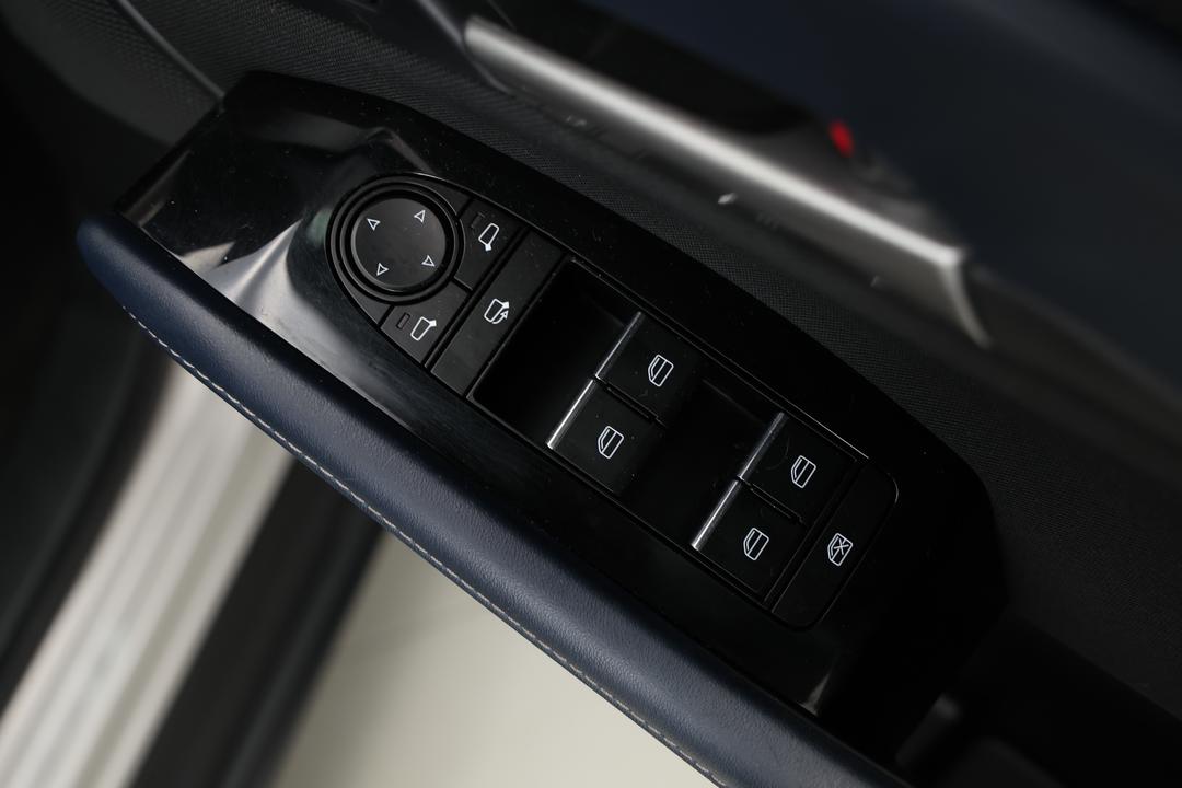 2023 Mazda CX-30 G20 Pure (FWD), Automatic, 36490 km, Drivers Side Door Panel Controls