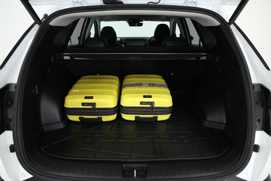 2022 Hyundai Tucson Highlander (AWD), Automatic, 65358 km, Boot Inside View with Luggage