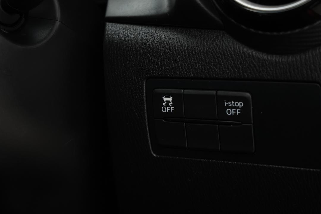 2016 Mazda 2 Maxx, Automatic, 123123 km, Utility Switches/Buttons
