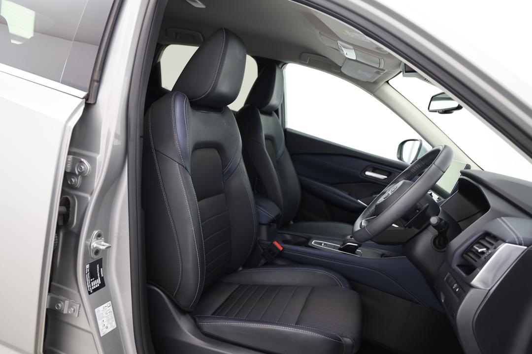 2024 Nissan Qashqai St-l, Automatic, 11132 km, Drivers Side Adjustment Panel