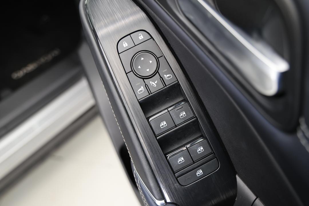 2024 Nissan Qashqai St-l, Automatic, 11132 km, Speaker View