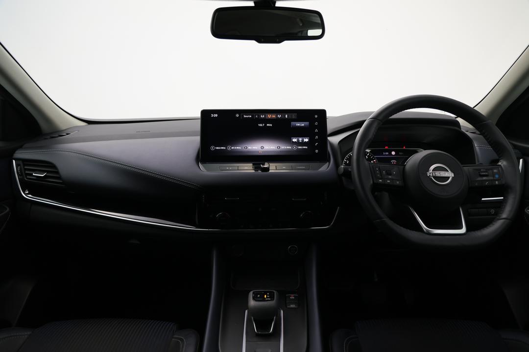 2024 Nissan Qashqai St-l, Automatic, 11132 km, Dashboard View