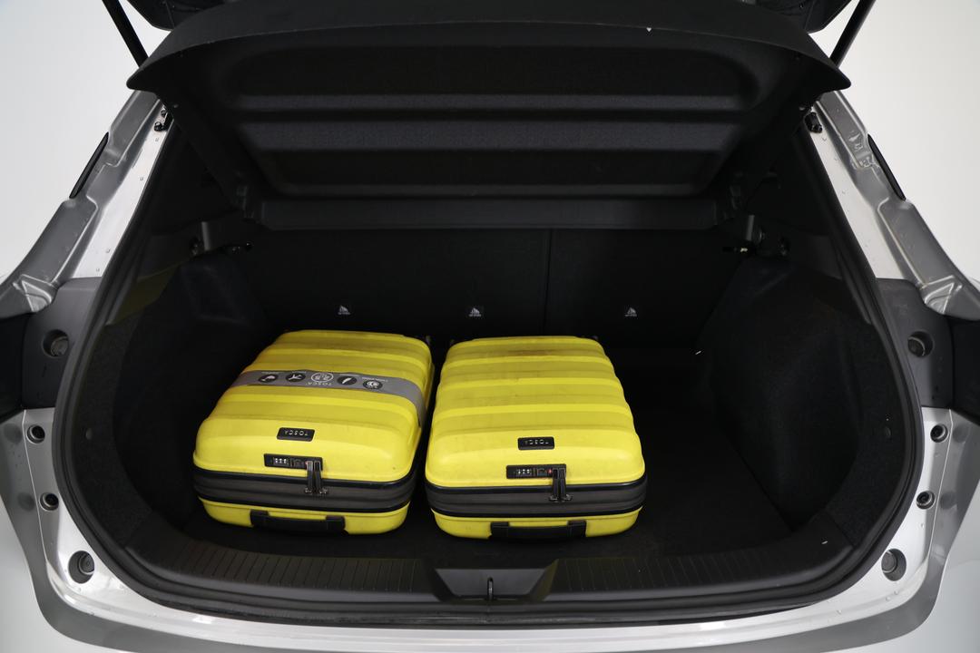 2024 Nissan Qashqai St-l, Automatic, 11132 km, Boot Inside View with Luggage