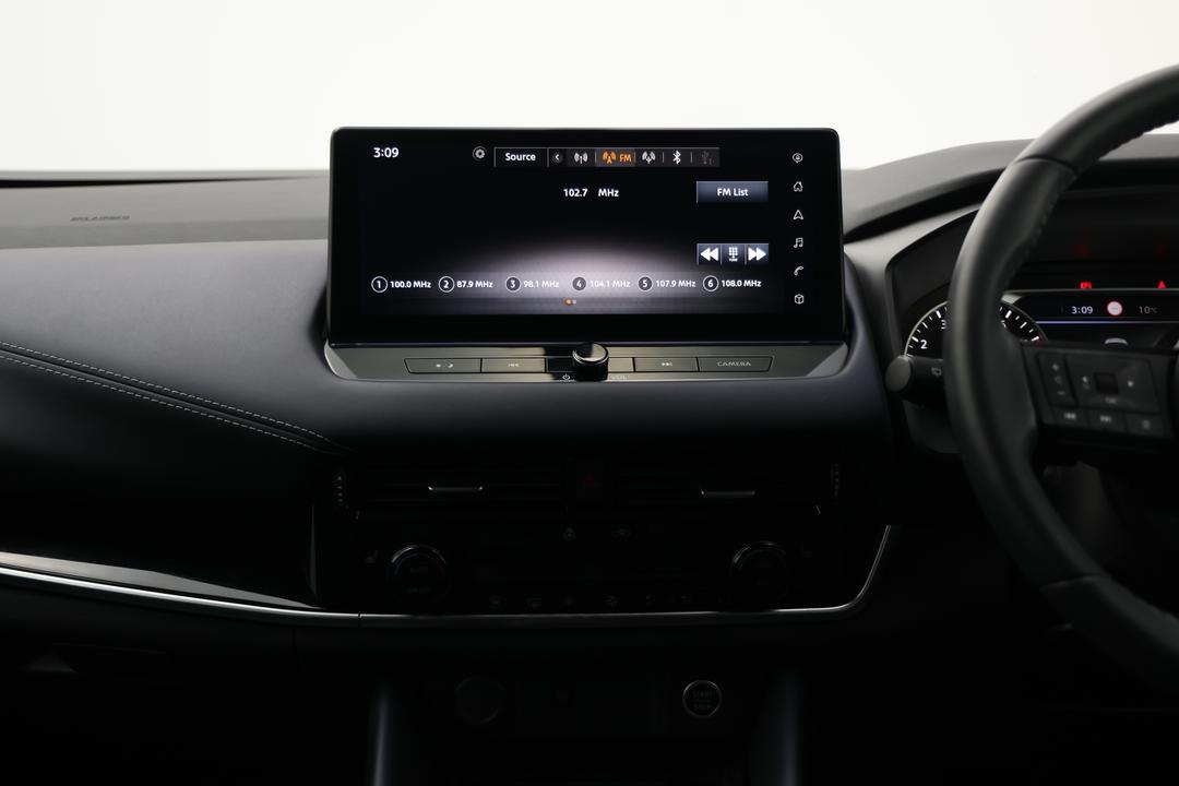 2024 Nissan Qashqai St-l, Automatic, 11132 km, Center Console