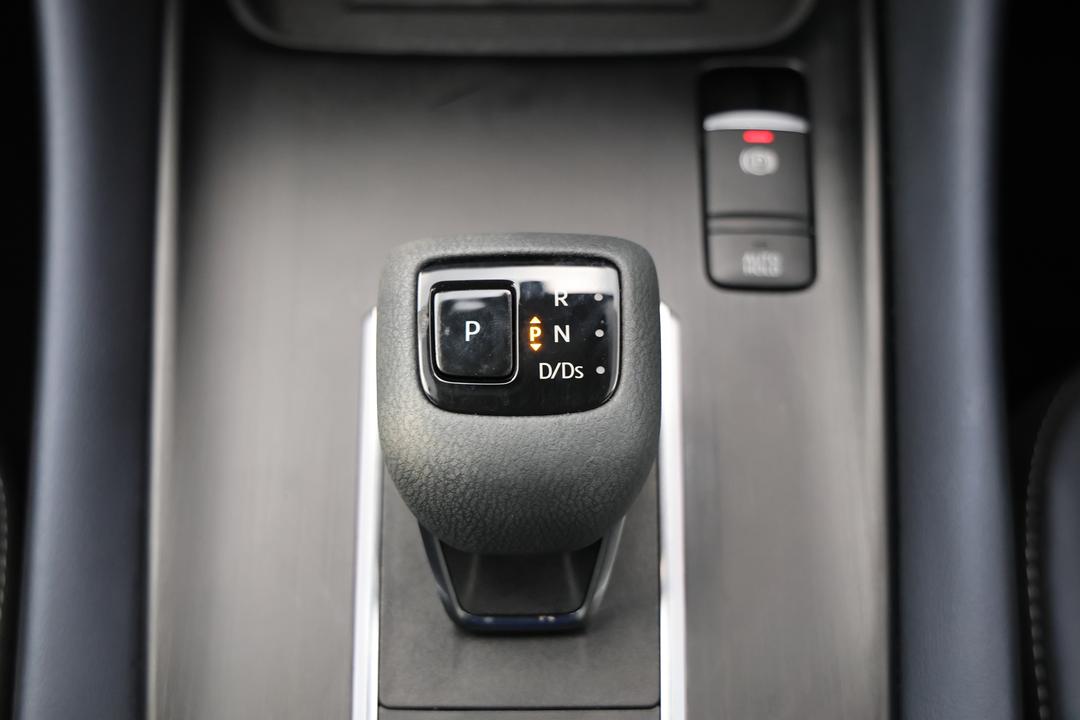 2024 Nissan Qashqai St-l, Automatic, 11132 km, Gear Lever 
