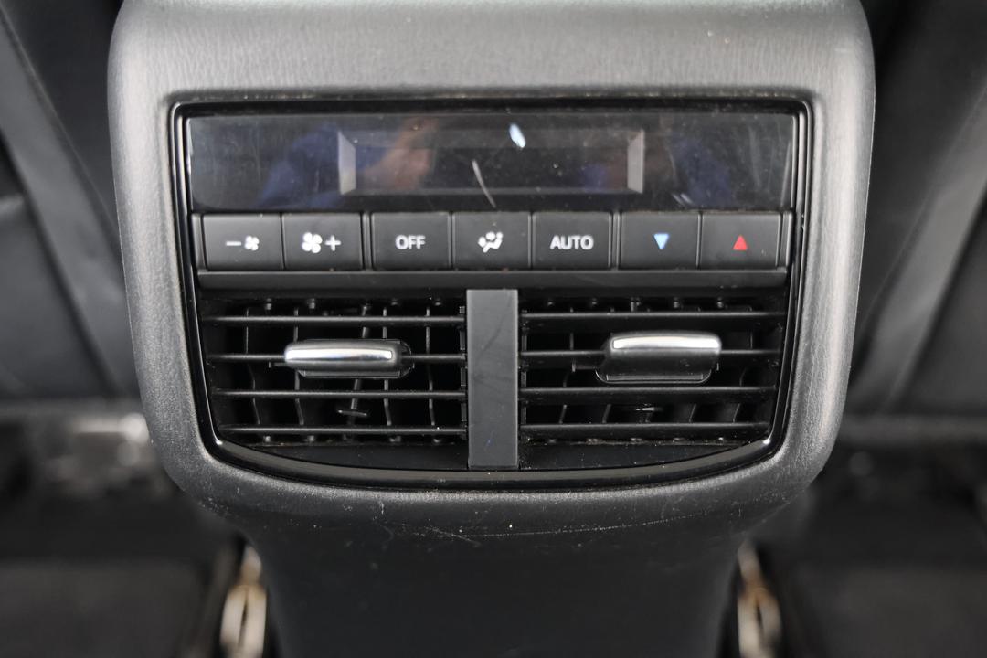 2017 Mazda CX-9 Touring (FWD), Automatic, 132577 km, Dashboard View
