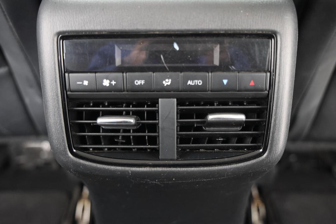 2017 Mazda CX-9 Touring (FWD), Automatic, 132577 km, Dashboard View