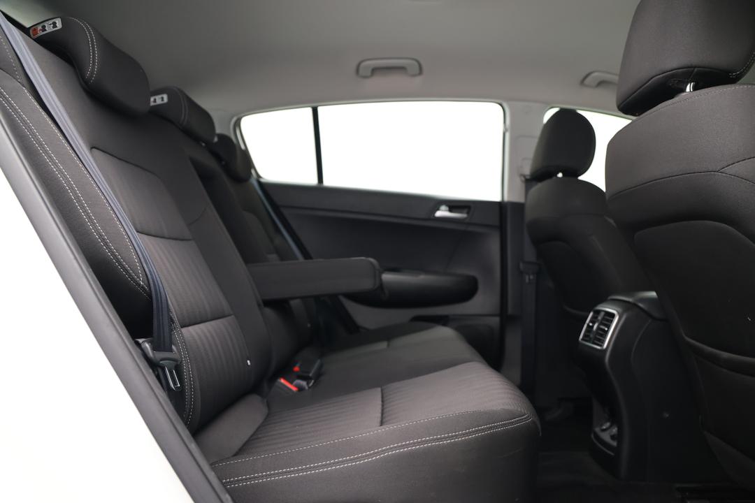 2016 Kia Sportage Si (FWD), Automatic, 141509 km, Right Side Rear Door Cabin View