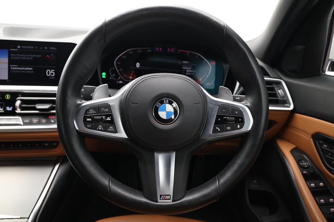 2019 BMW 3 30i M Sport, Automatic, 38263 km, Steering Wheel Close-up