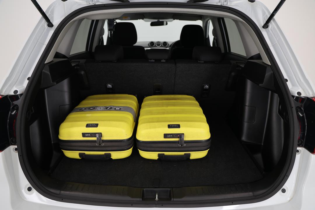 2024 Suzuki Vitara 1.6l, Automatic, 36924 km, Boot Inside View with Luggage