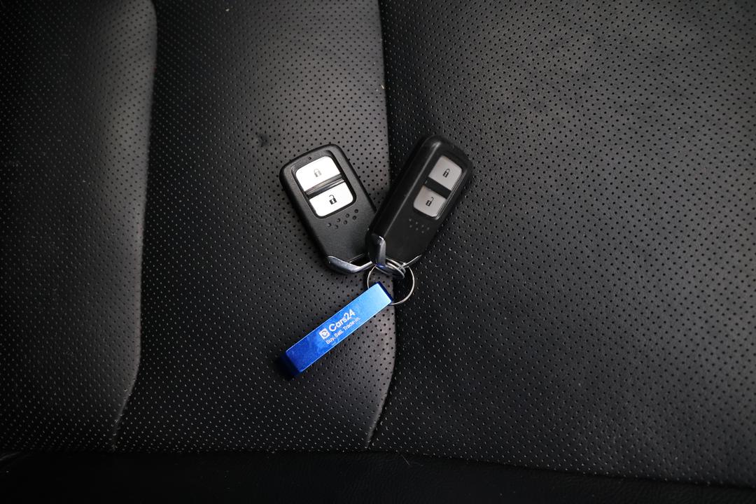 2019 Honda HR-V Vti-lx, Automatic, 102665 km, Drivers Side Door Panel Controls