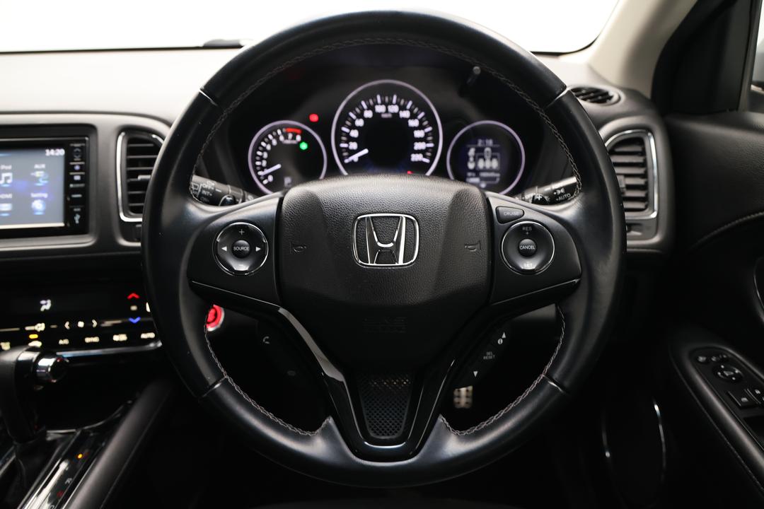 2019 Honda HR-V Vti-lx, Automatic, 102665 km, Steering Wheel Close-up