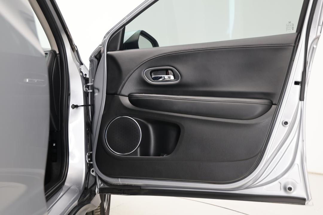 2019 Honda HR-V Vti-lx, Automatic, 102665 km, Utility Switches/Buttons